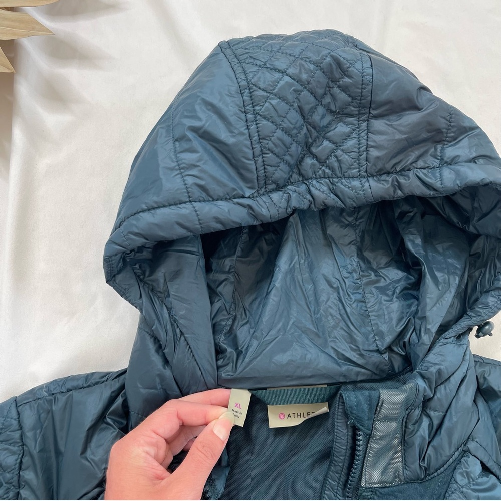 Athleta Womens Quilted Hooded Jacket in Deep Teal - Picture 4 of 7
